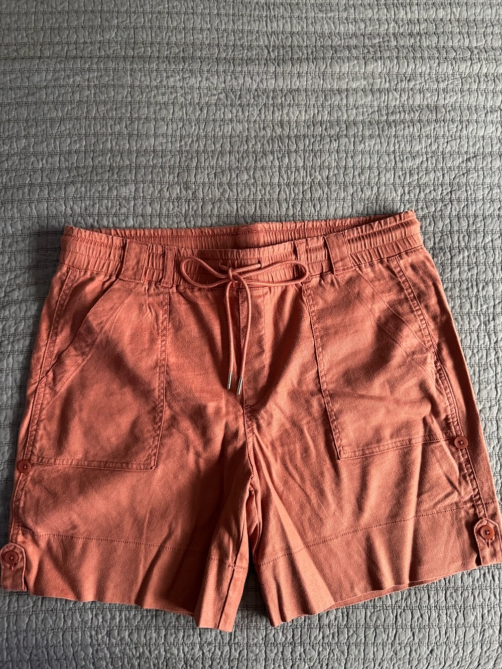 Level 99 Coral High-Waist Drawstring Women’s Shorts, size Large NWOT.